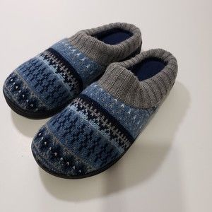 Isotoner House Shoes / Slippers / Slip-on ; Size 6.5 - 7
